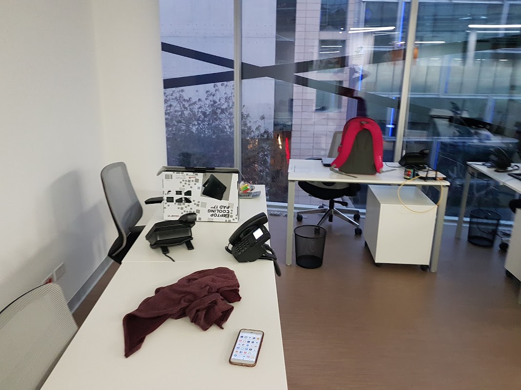 Photo de Spaces 607 Jorge Basadre Avenue