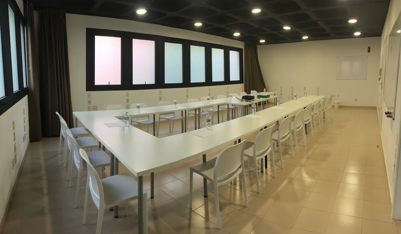 Photo de Centro De Negocios Santa Rosalía 49