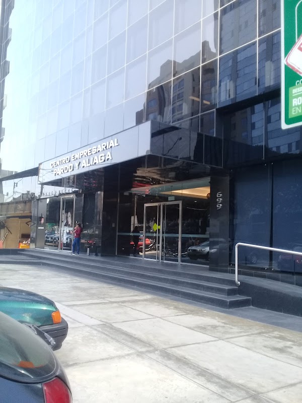 Photo de HQ Av. Pardo y Aliaga 699