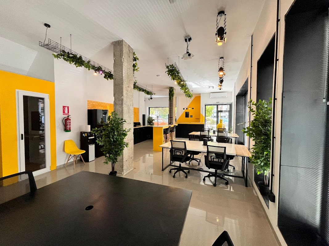 Photo de Garage Coworking Valencia Plaza Vicente Iborra