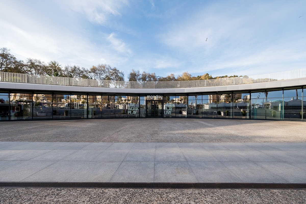 Photo de Monday Muelle Uno