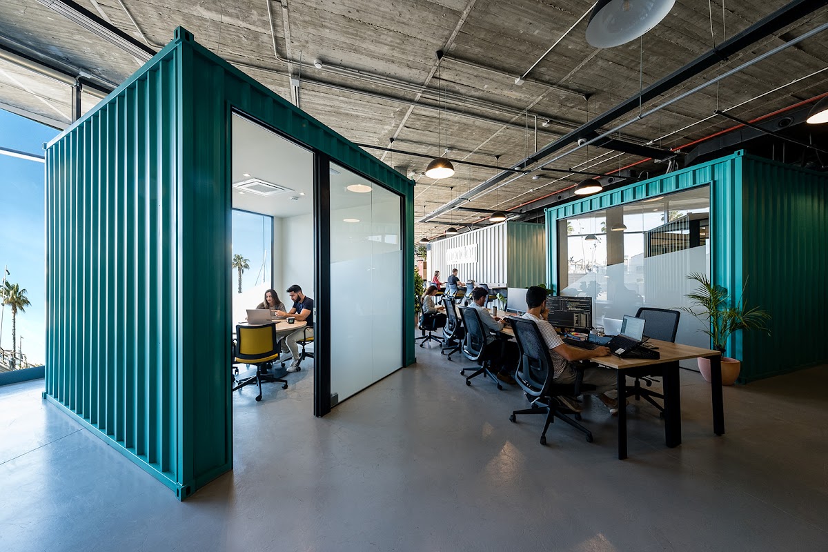 Photo de Monday Muelle Uno