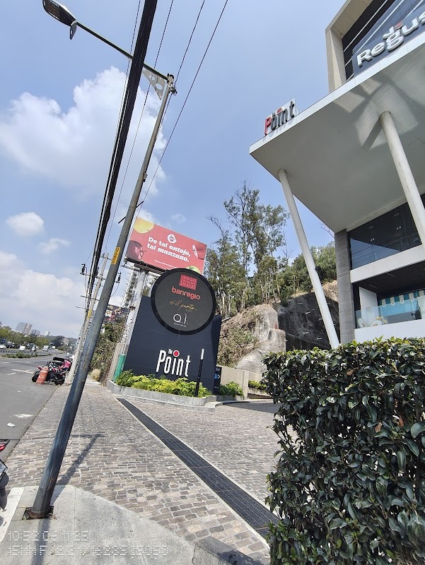 Photo de Regus The Point