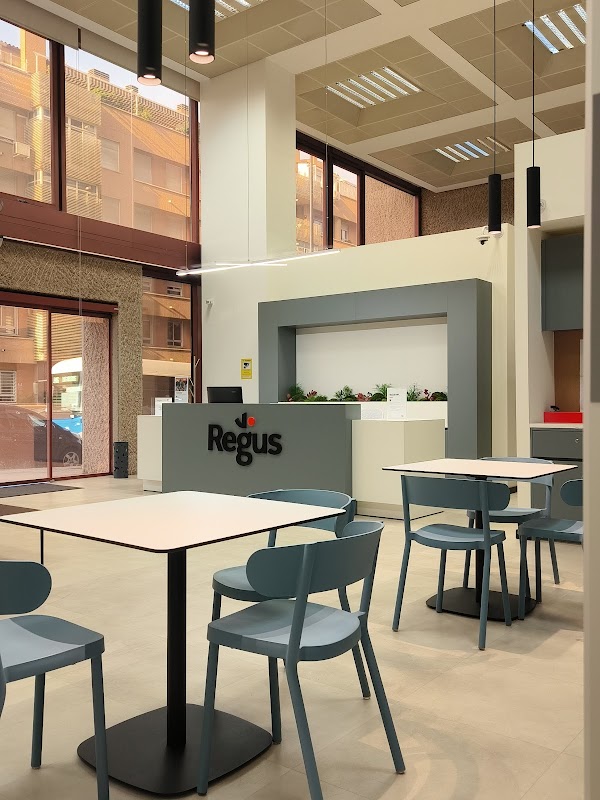 Photo de Regus Luca de Tena