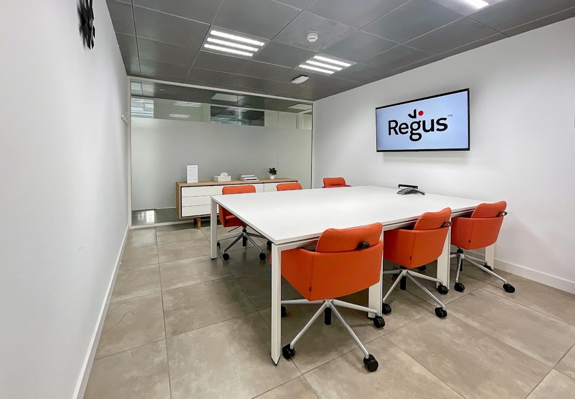 Photo de Regus Calle De Alfonso
