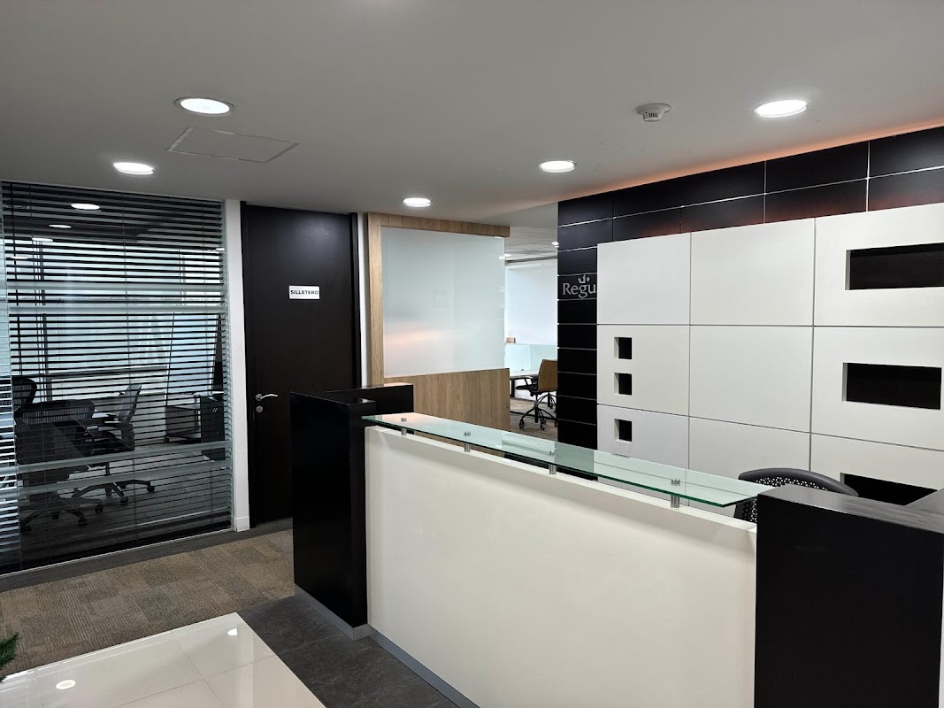 Photo de Regus San Fernando Plaza