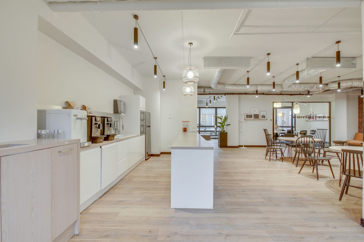 Photo de Deskeo Marcel Sambat