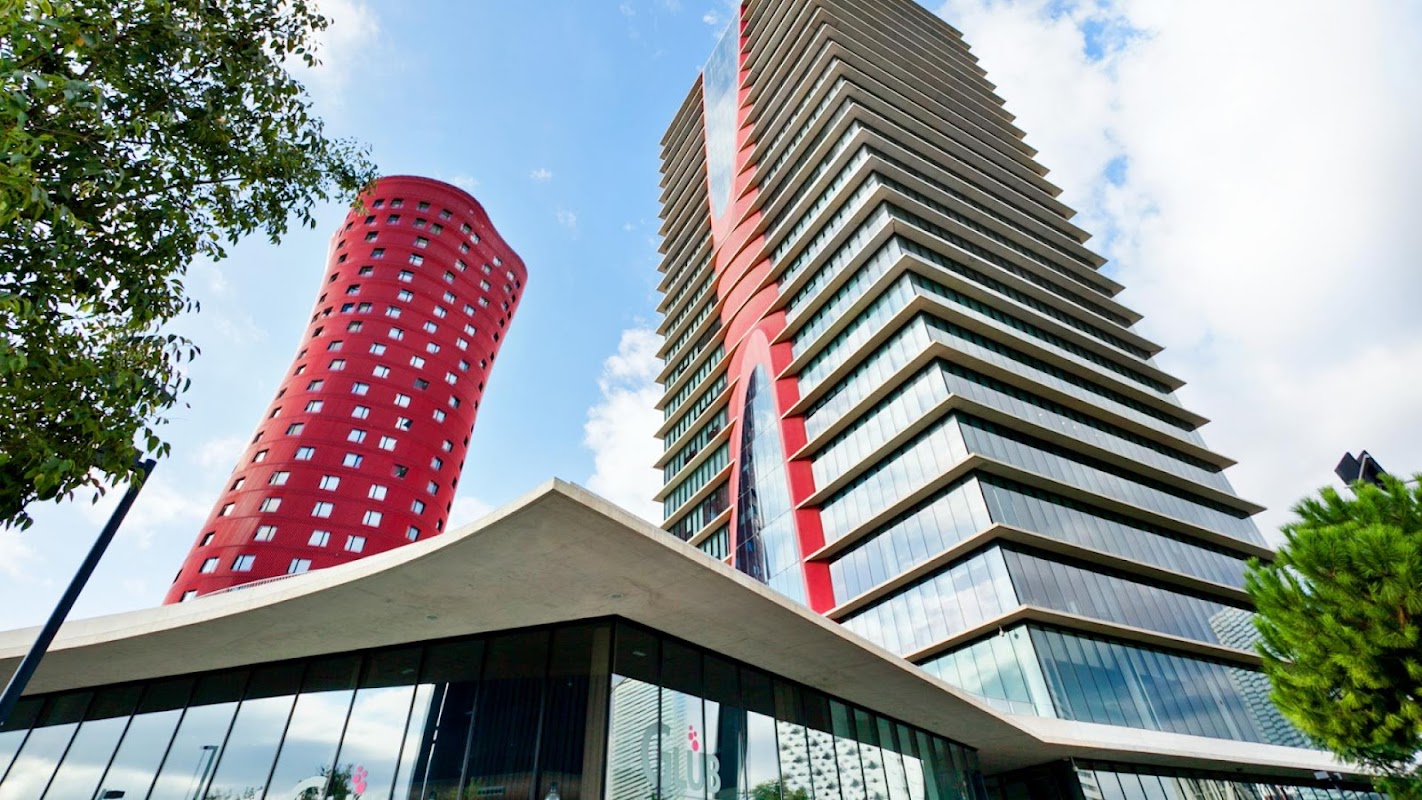 Photo de First Workplaces Fira