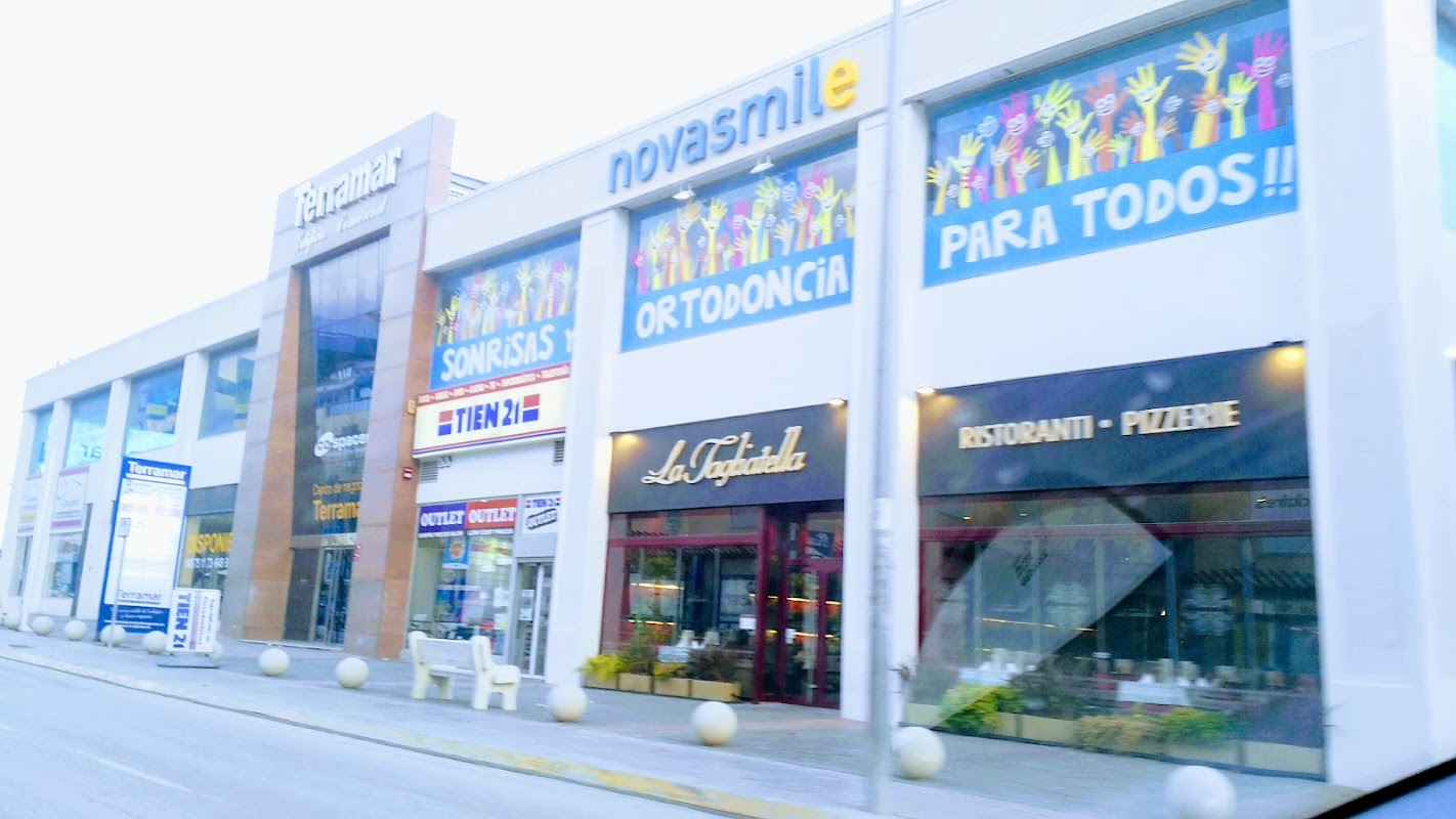 Photo de Centro De Negocios Terramar