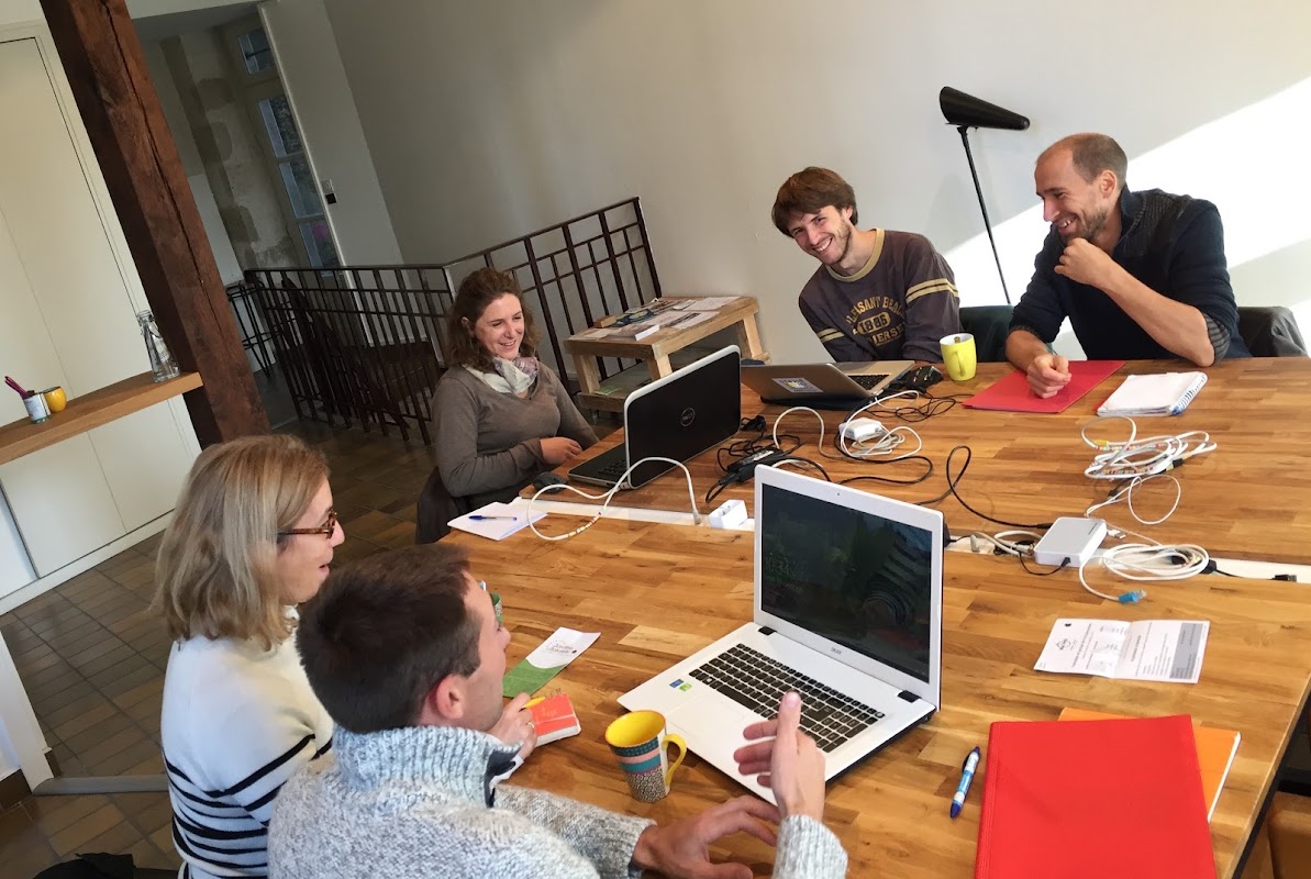 Photo de L'Hôte Bureau