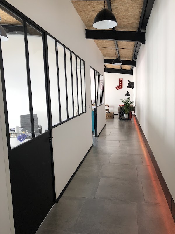 Photo de At Work Concept Office