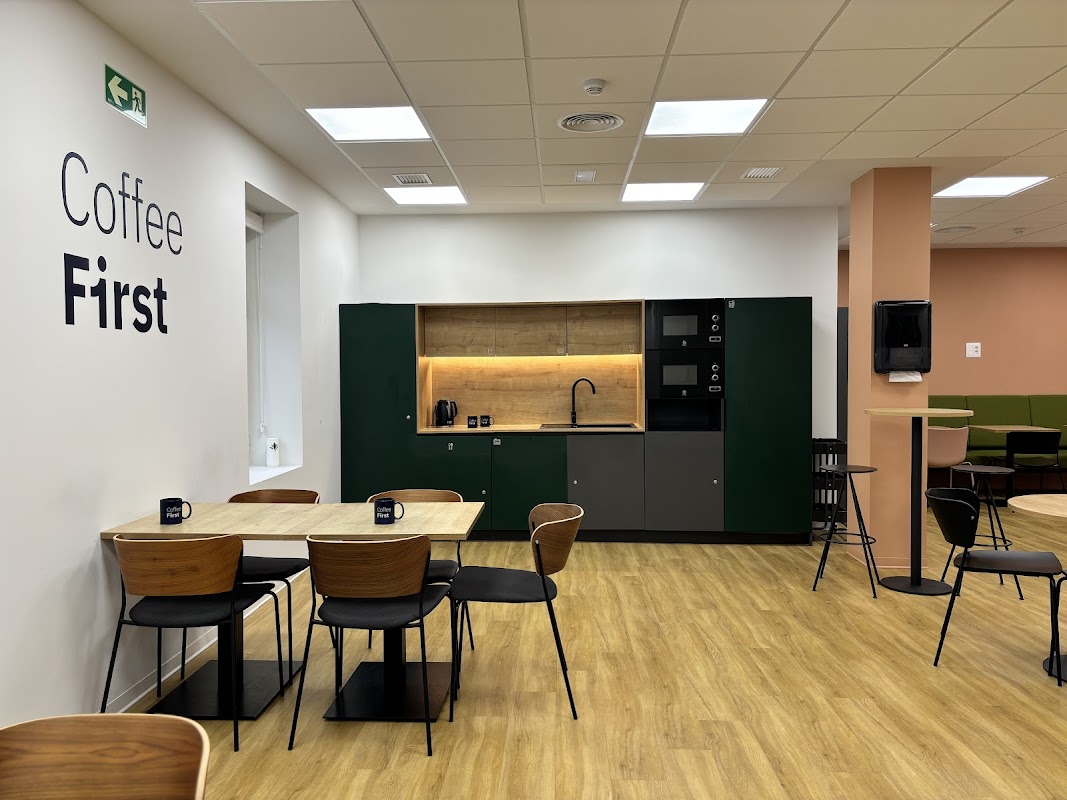 Photo de First Workplaces Larios