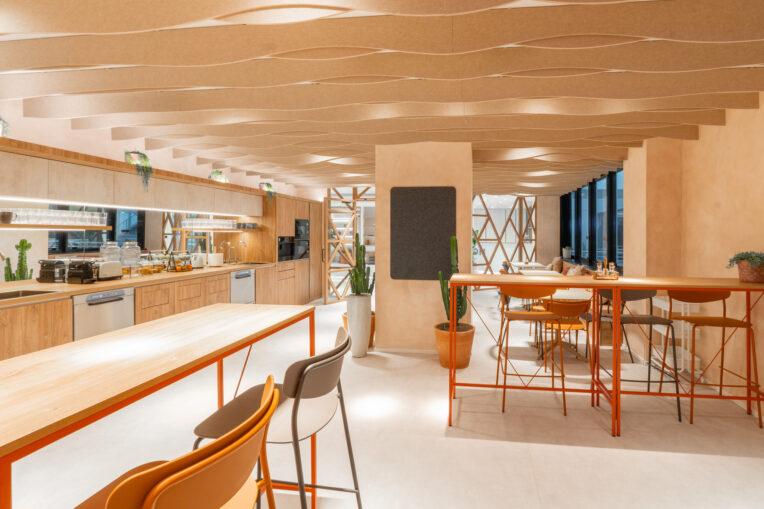 Loom - Loom Campo de Las Naciones