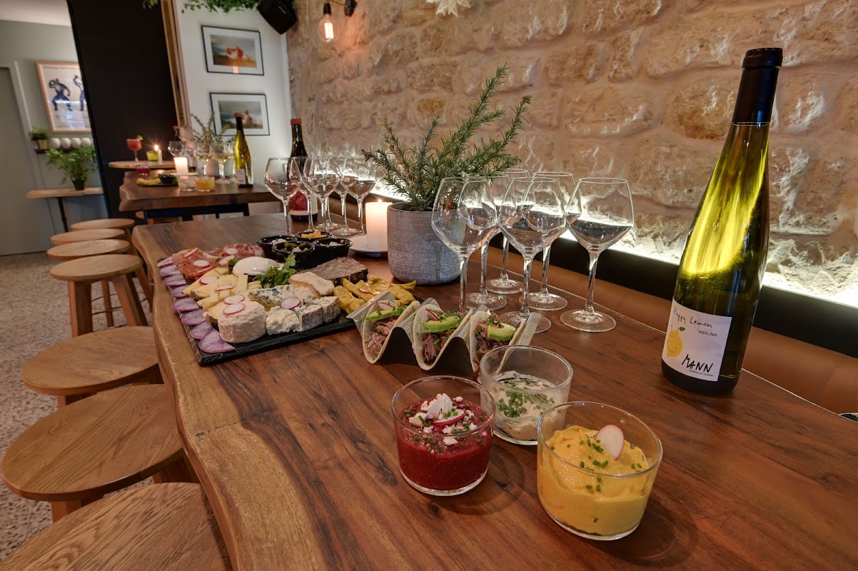 Photo de Station W, Barbiche